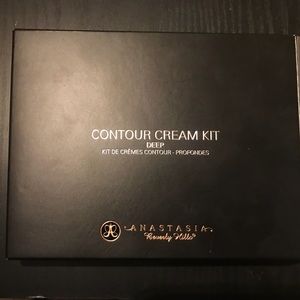 [SOLD] Anastasia Beverly Hills Contour Kit in Deep